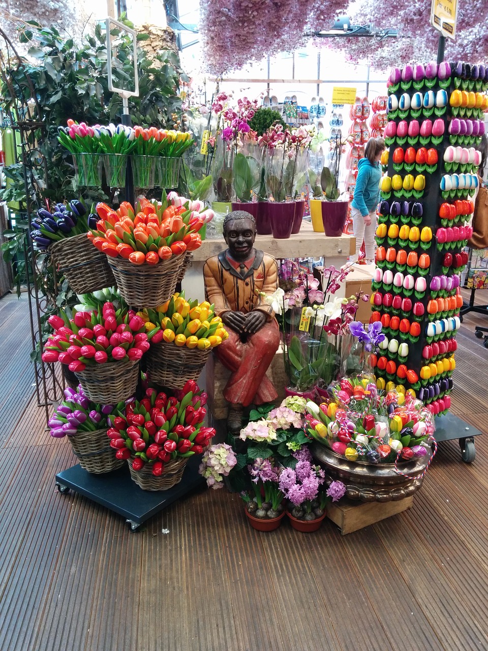 tulips shop man free photo