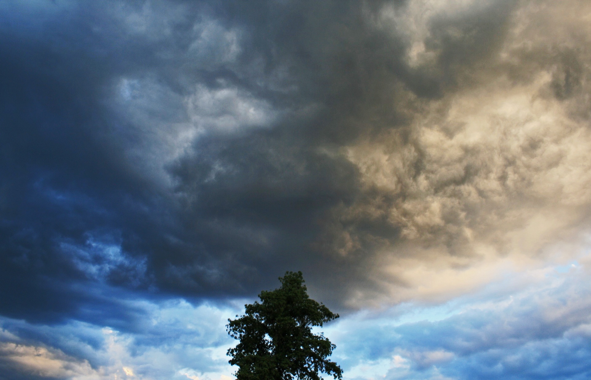 sky cloud heavy free photo