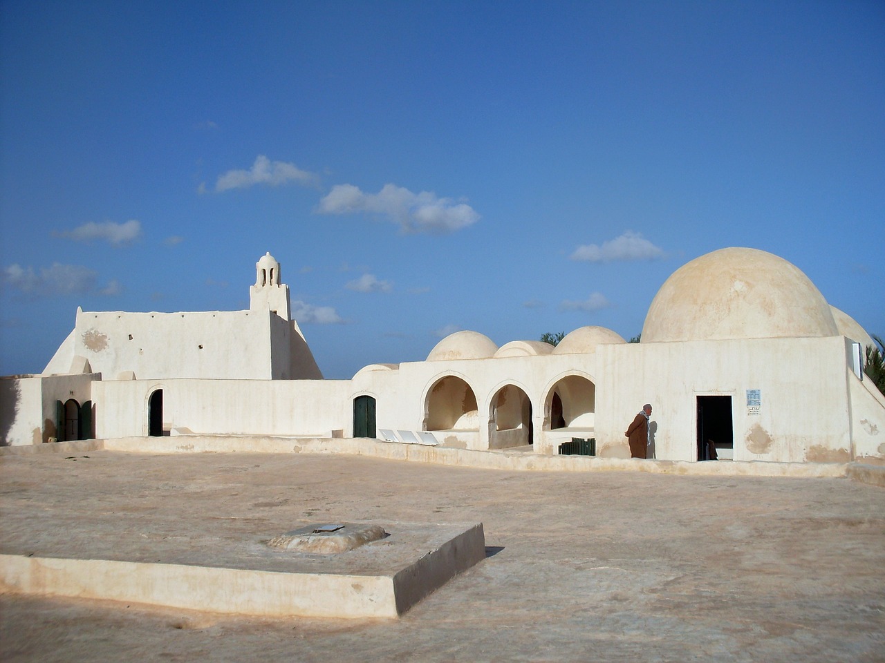 tunisia building structure free photo