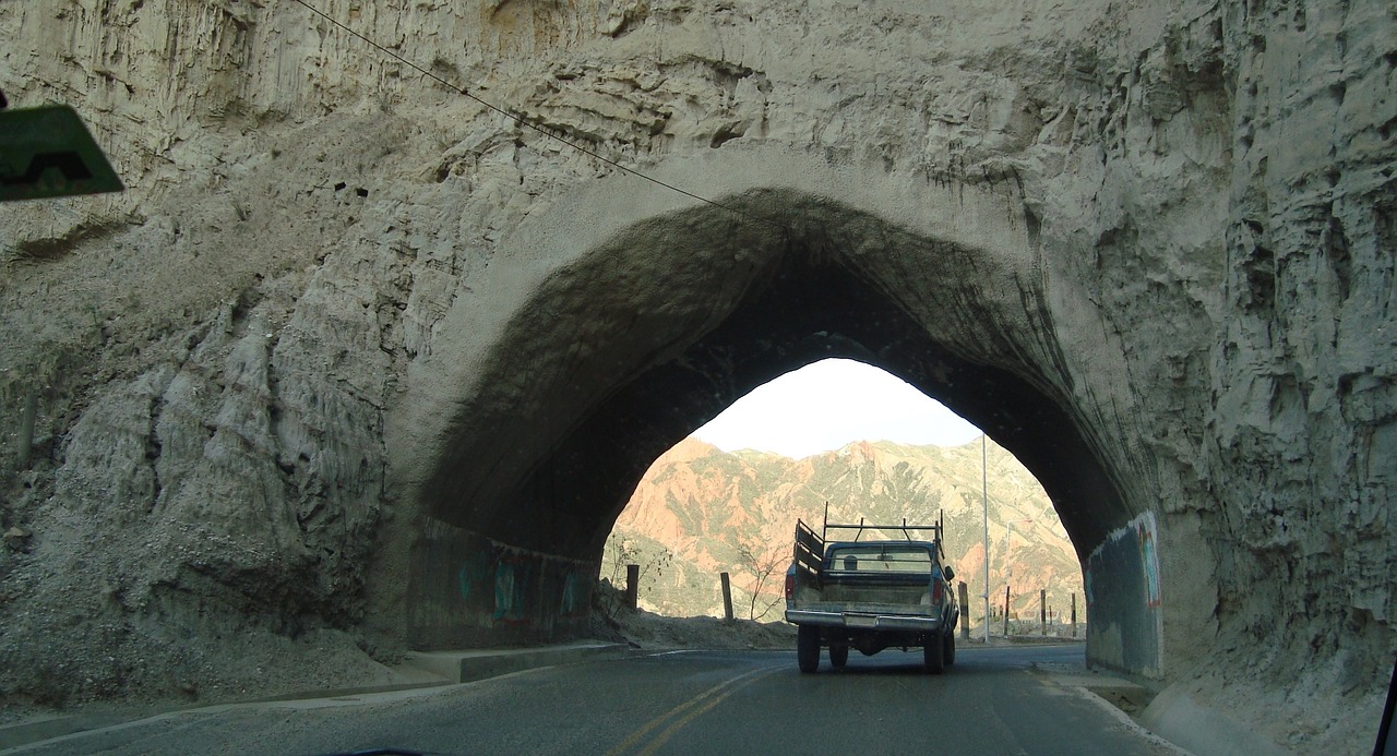 tunnel van road free photo