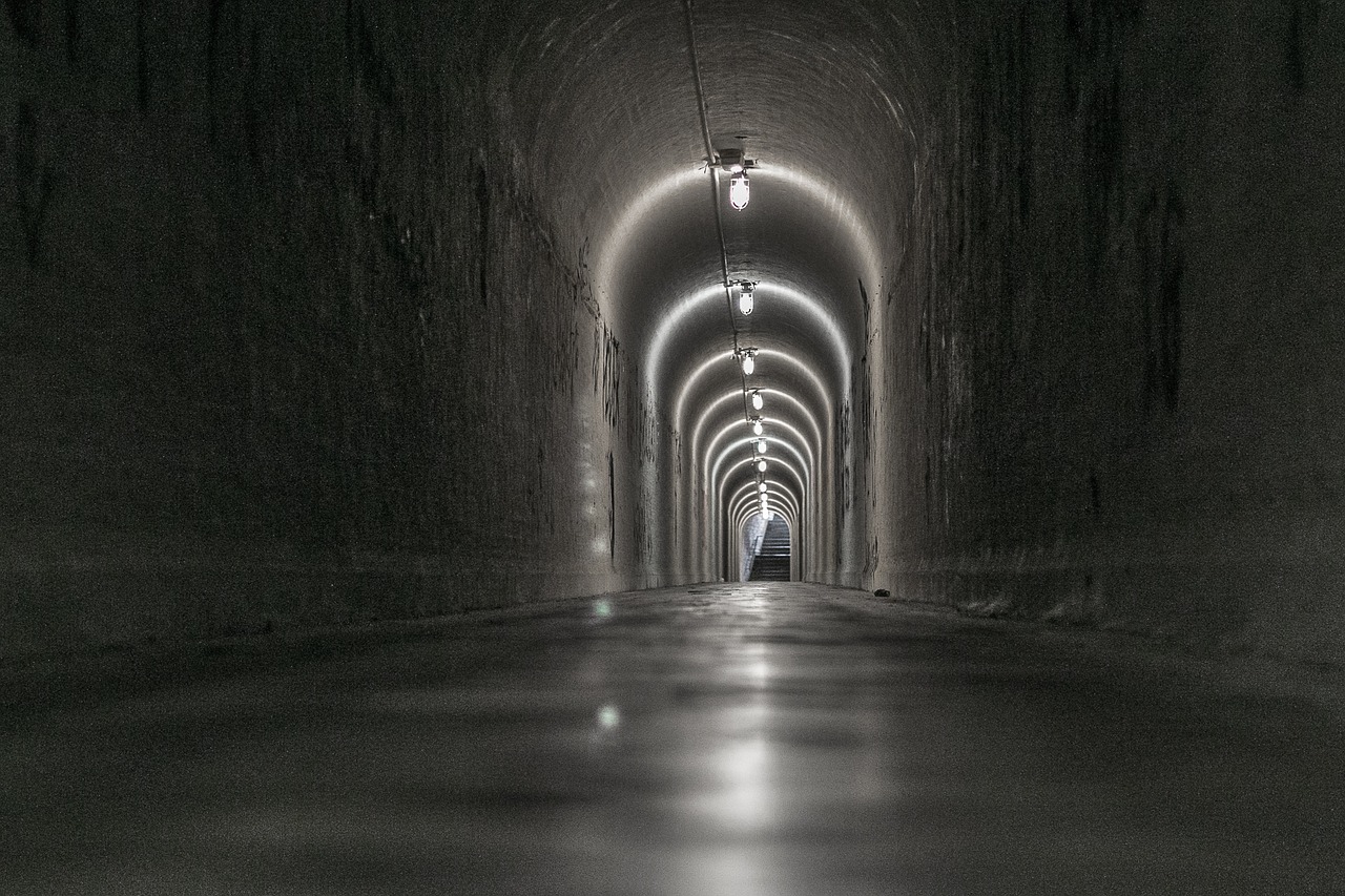 tunnel floor dark free photo