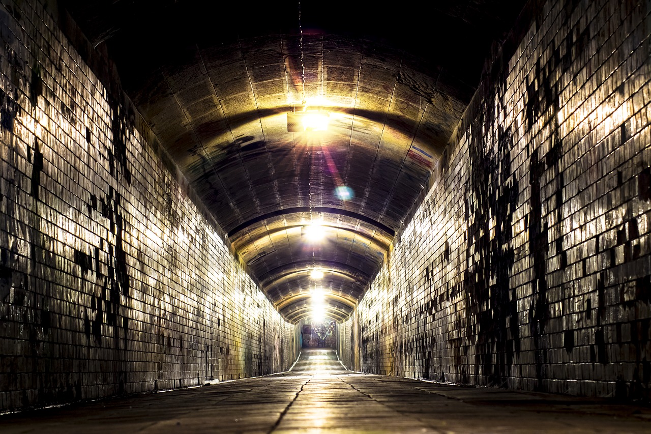 tunnel  underpass  light free photo