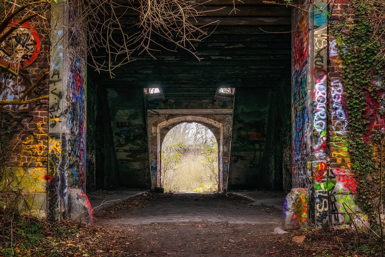 tunnel  input  lost places free photo