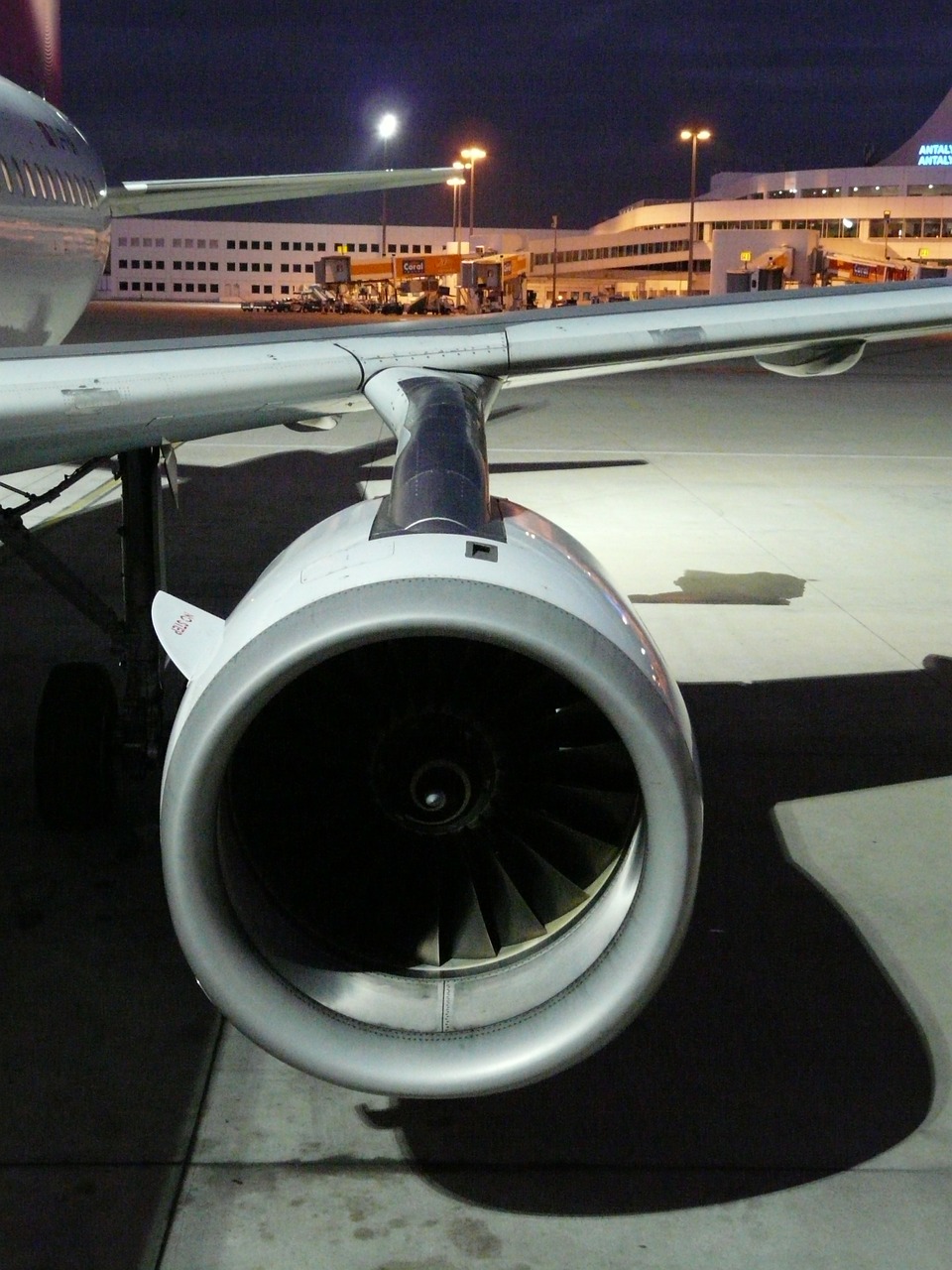 turbine engine aircraft free photo