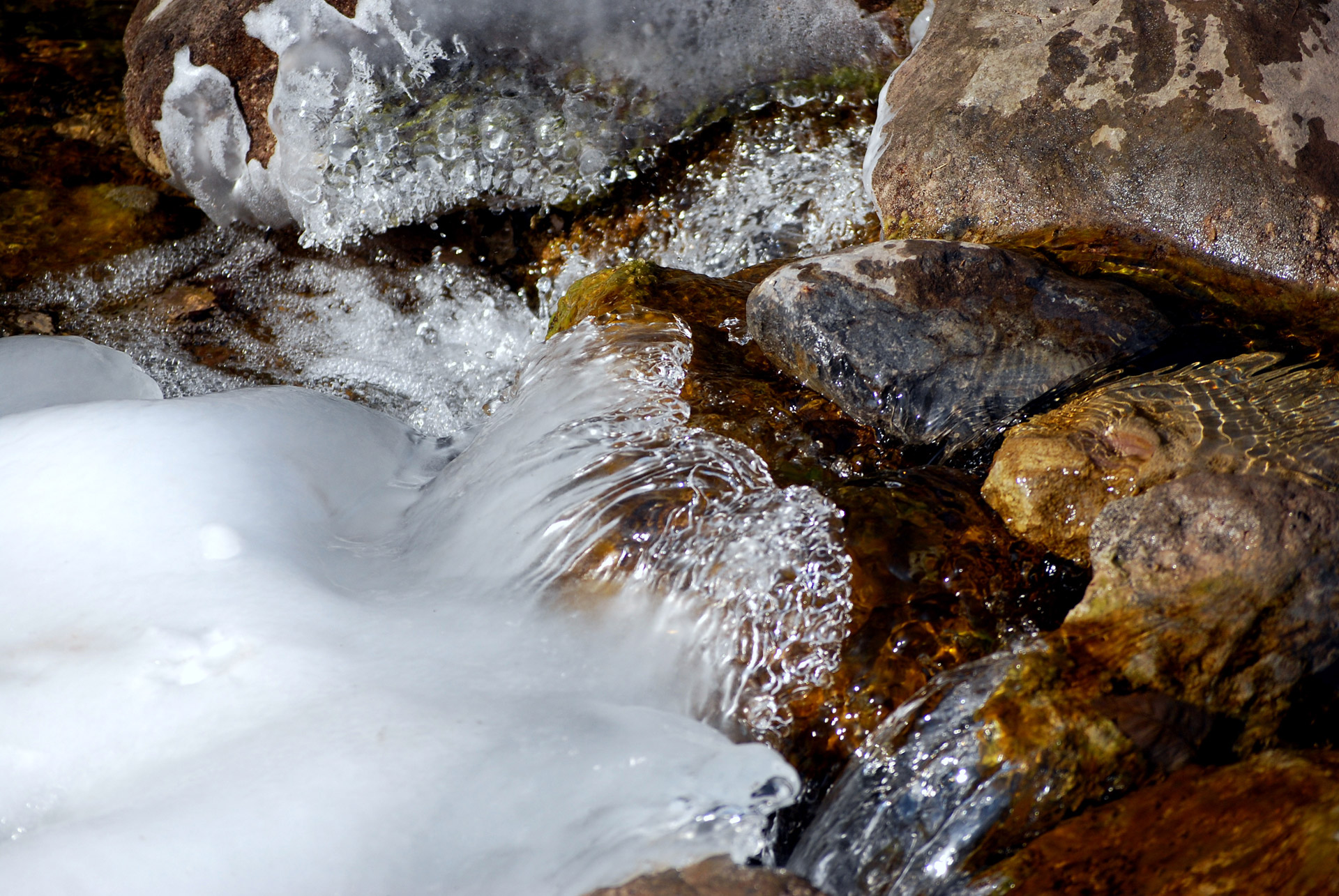 water ice running free photo