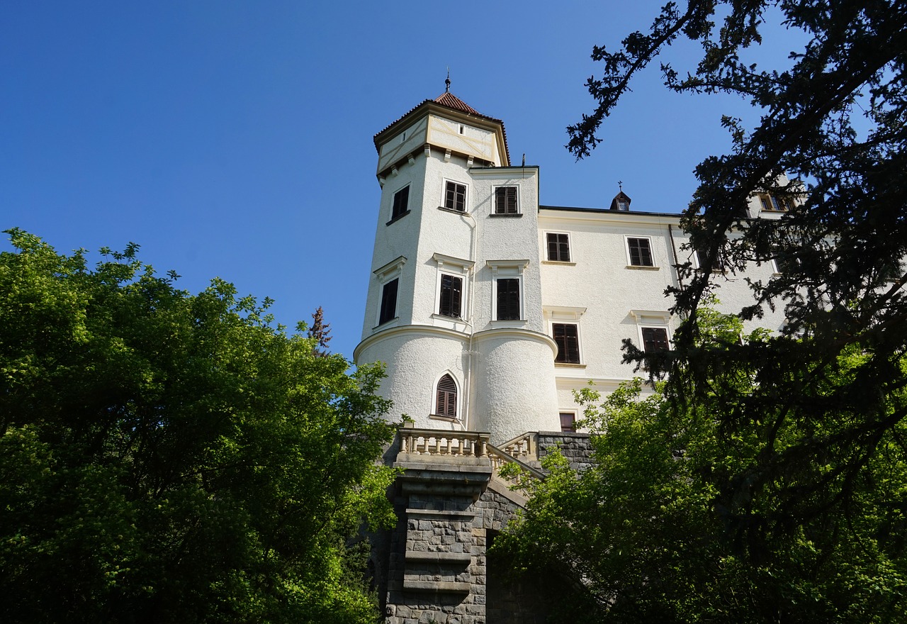 turret  chateau  czechia free photo