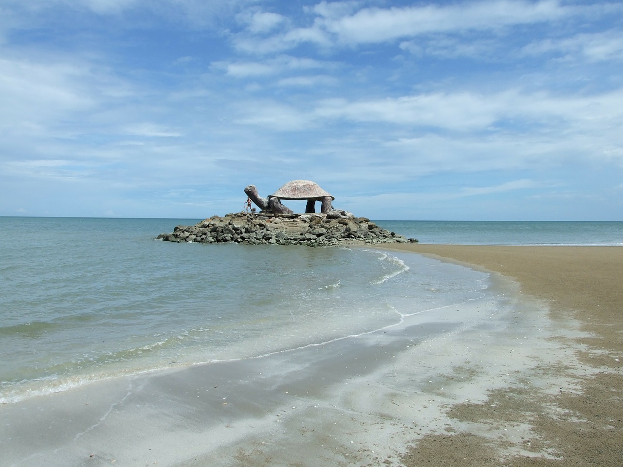 turtle monument thailand free photo