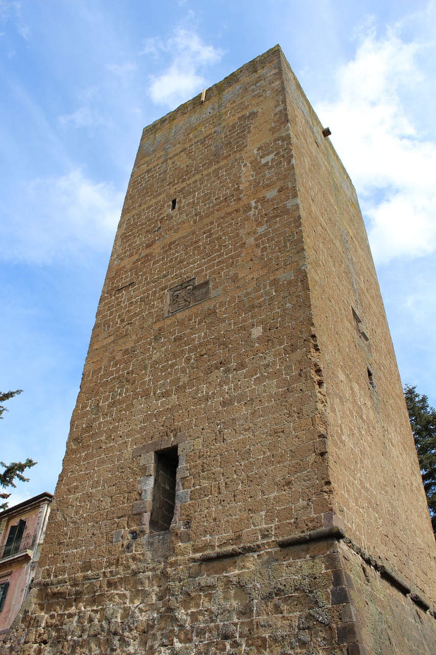 tuscania torre sky free photo