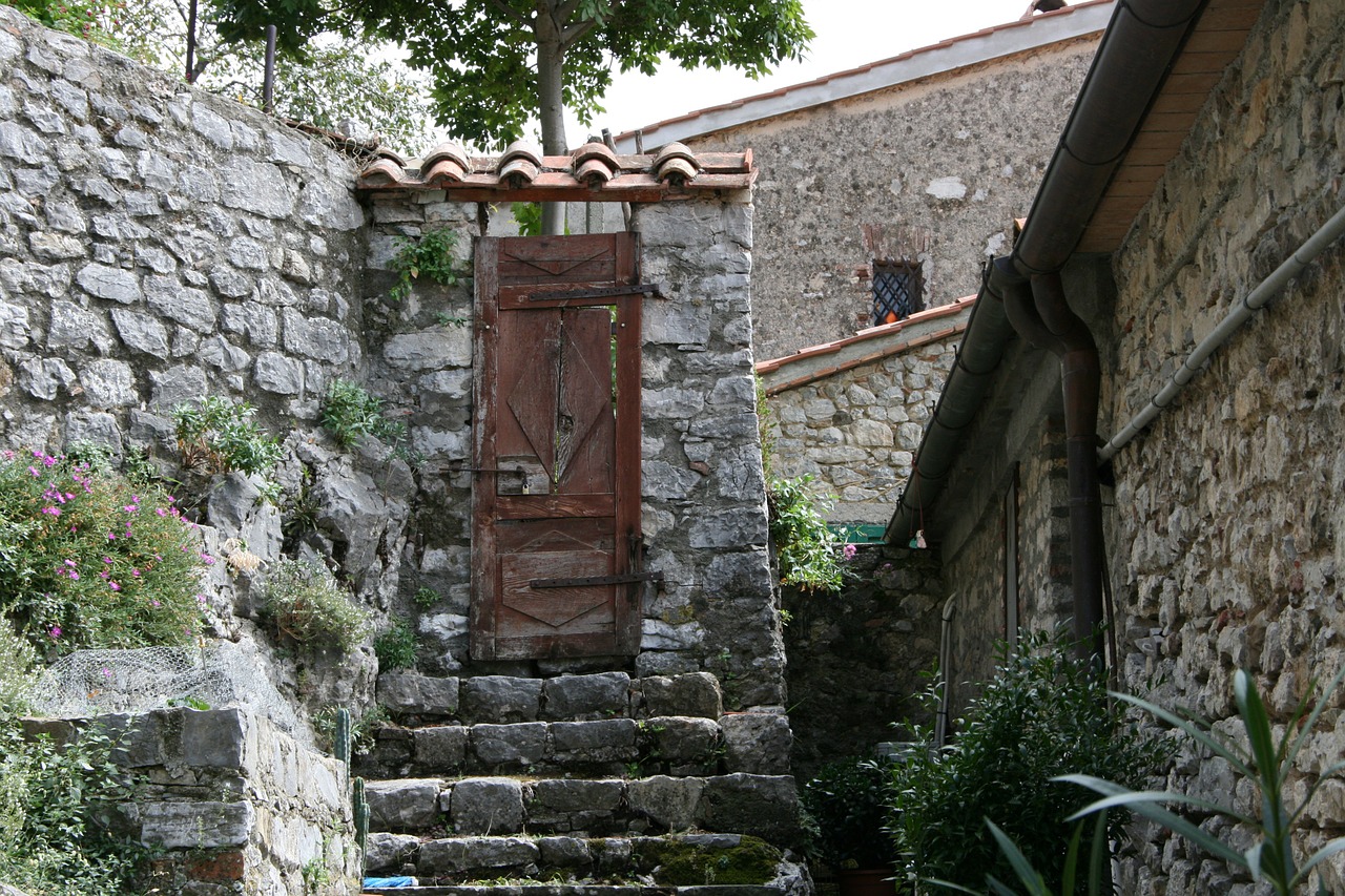 tuscany stone wall facade free photo