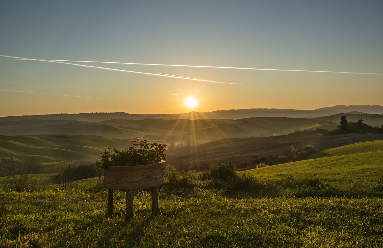 tuscany landscape sunset free photo