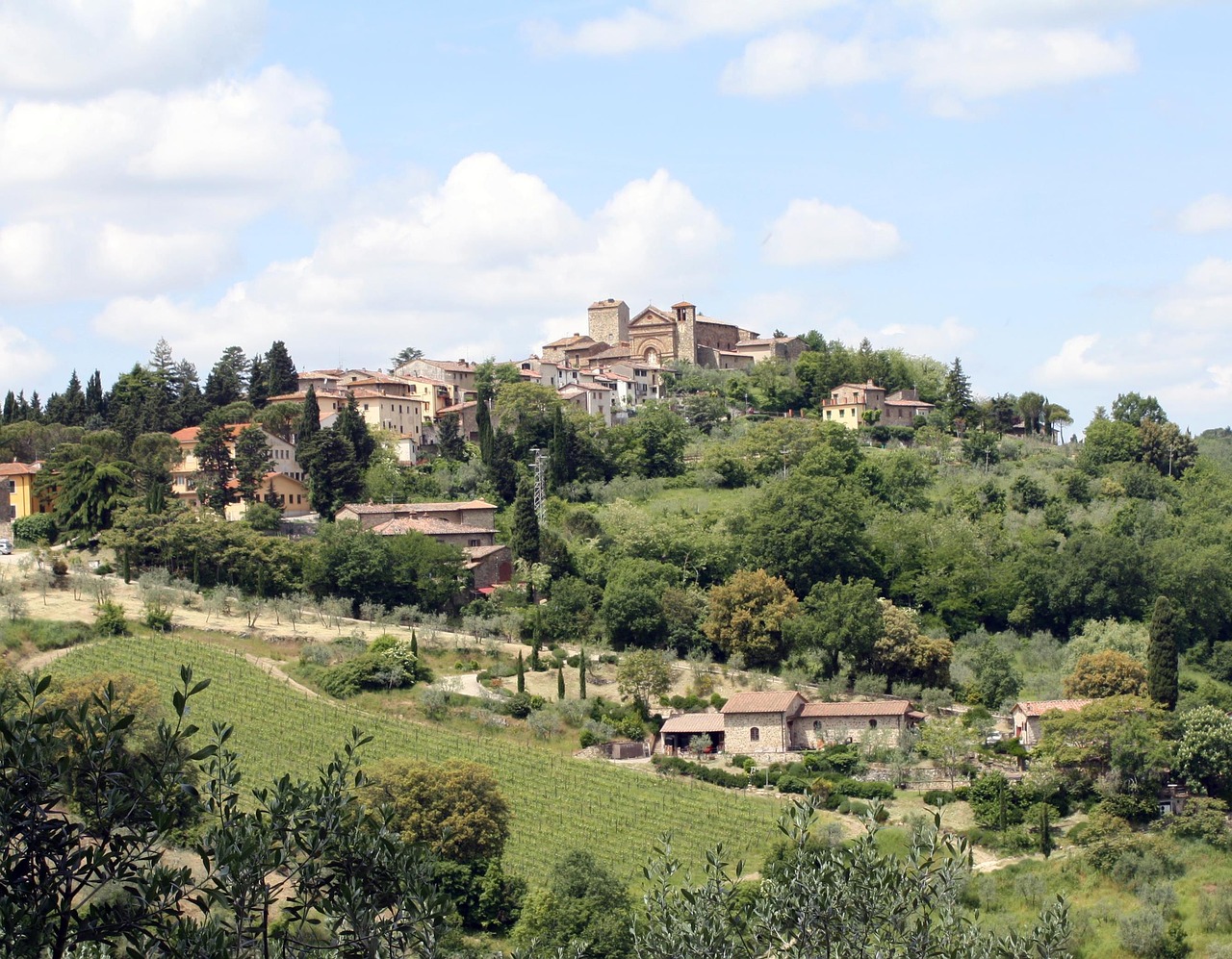 tuscany wine landscape free photo
