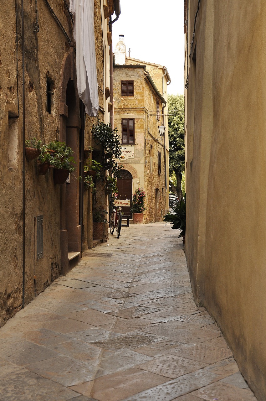 tuscany italy street free photo