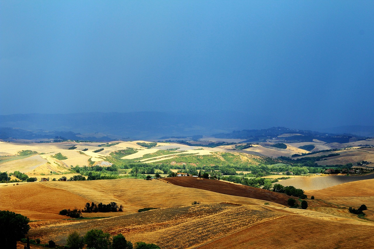 tuscany hills lights free photo