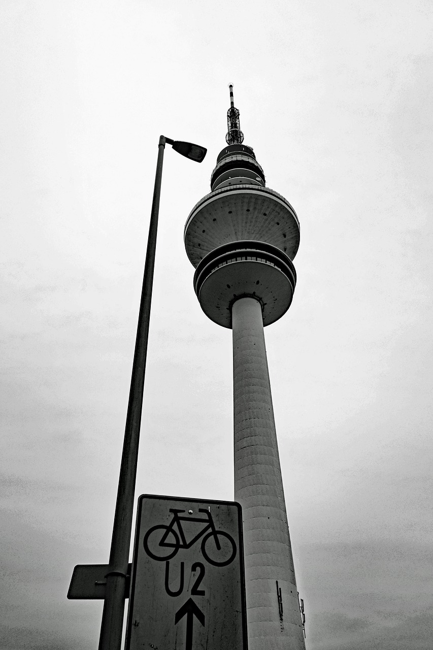 tv tower  hamburg  architecture free photo