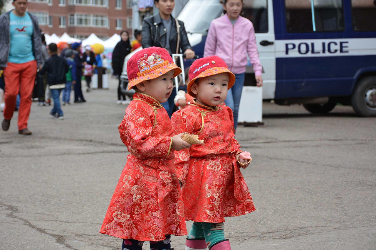 twins  girls  portrait free photo