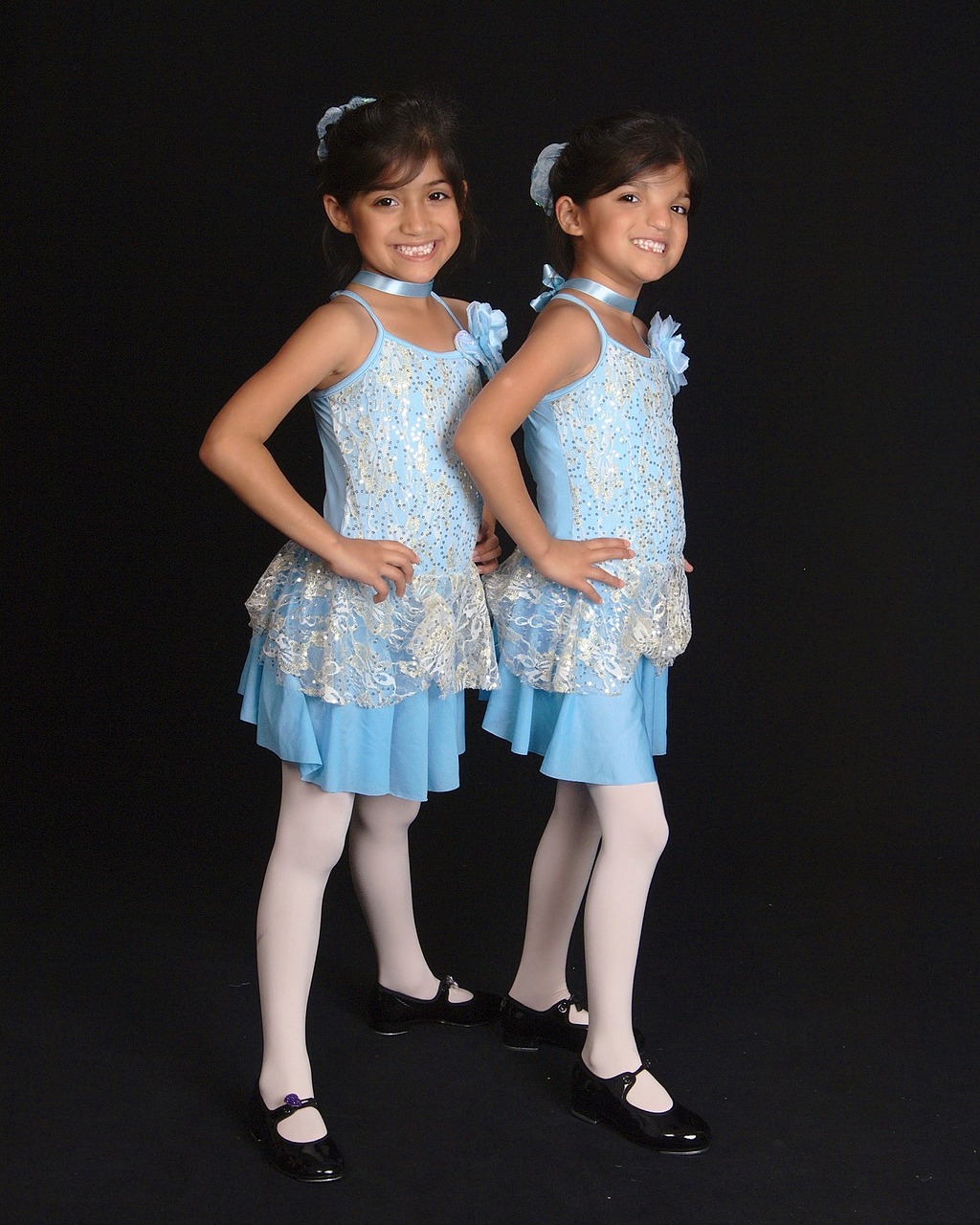 twins girls recital free photo