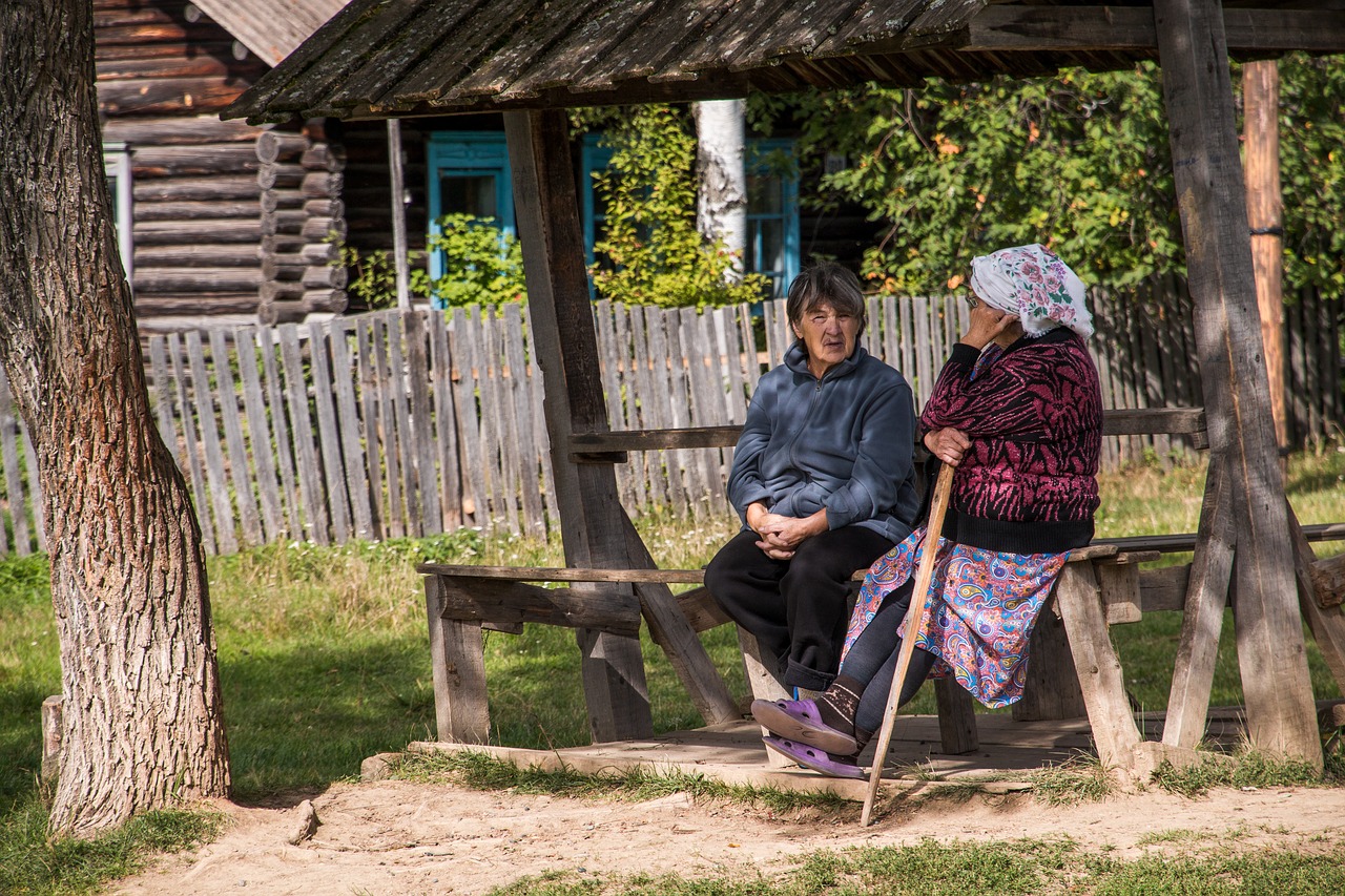 two  old  women free photo