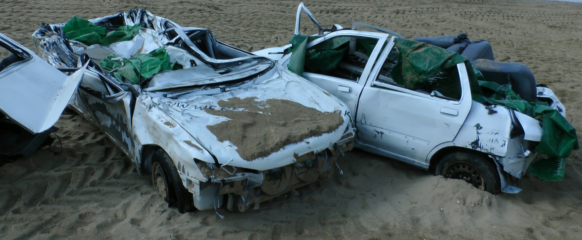 wrecked car car wrecks free photo