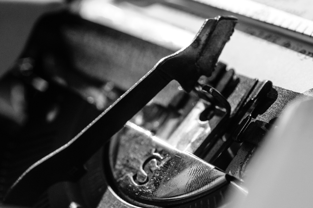 typewriter black white black and white free photo