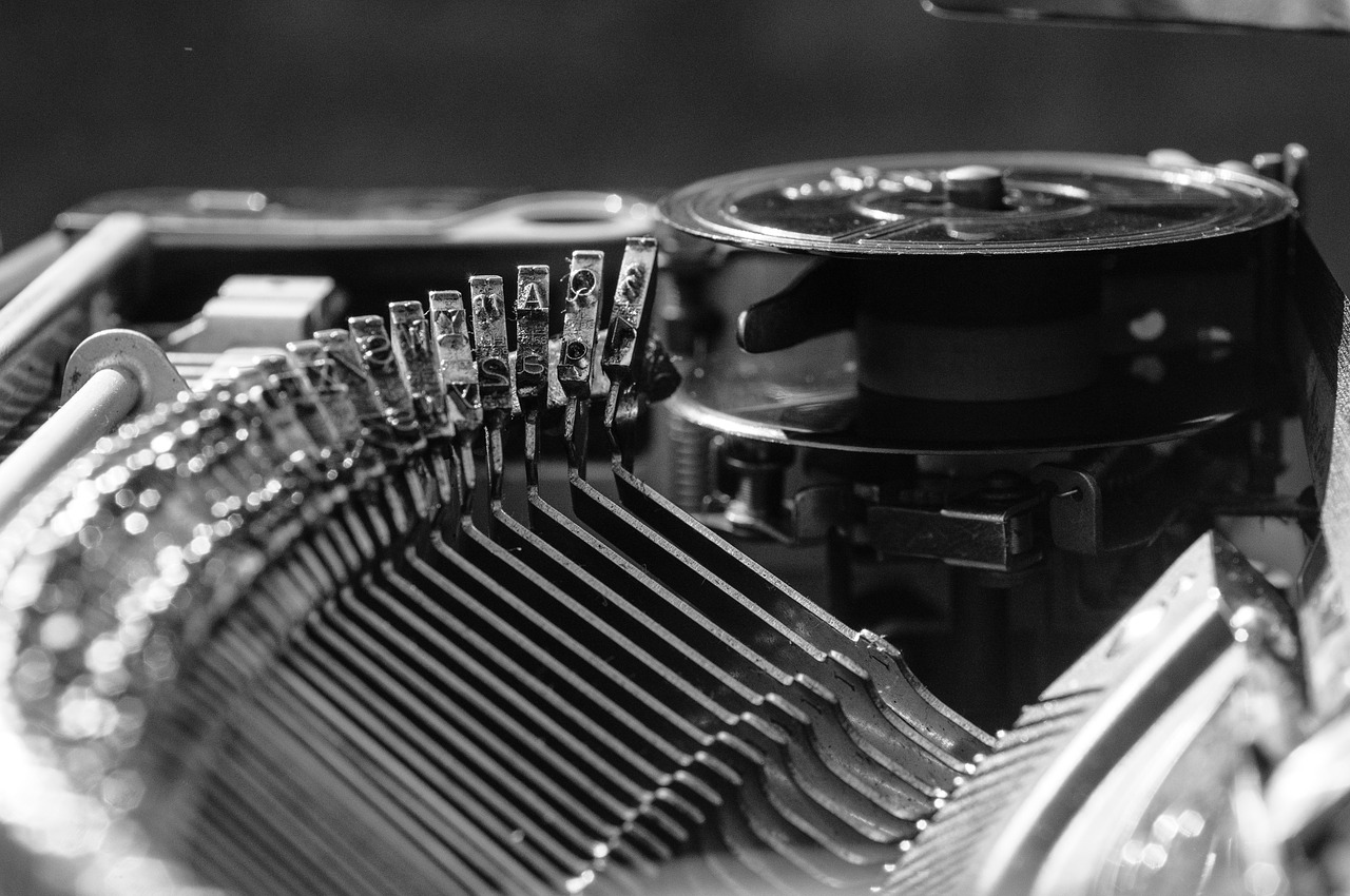 typewriter black white black and white free photo