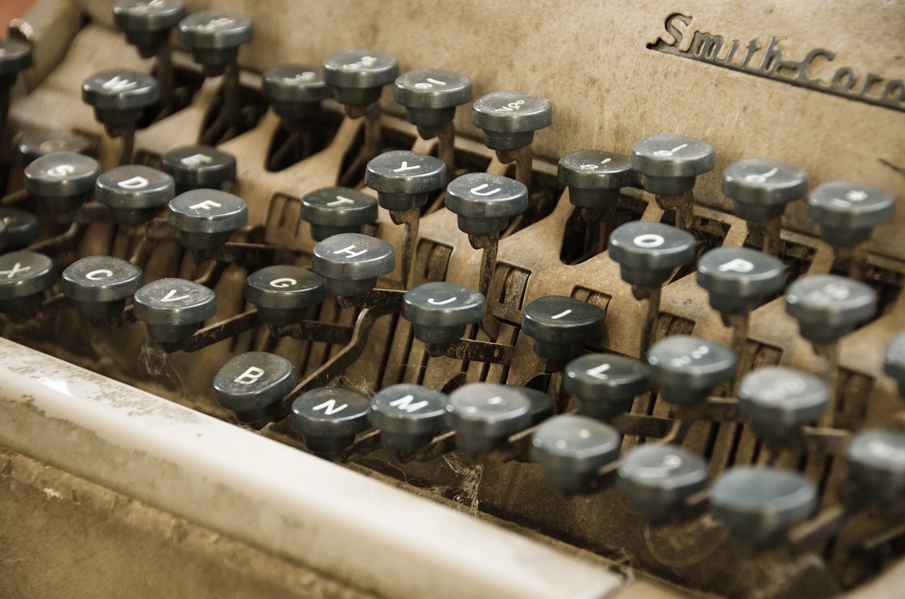typewriter smith corona keys free photo