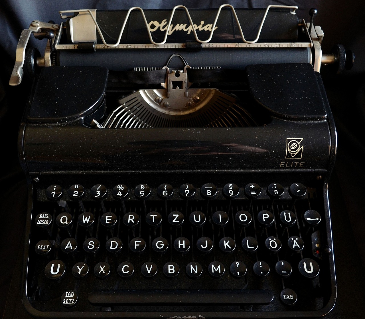 typewriter antiquarian old free photo