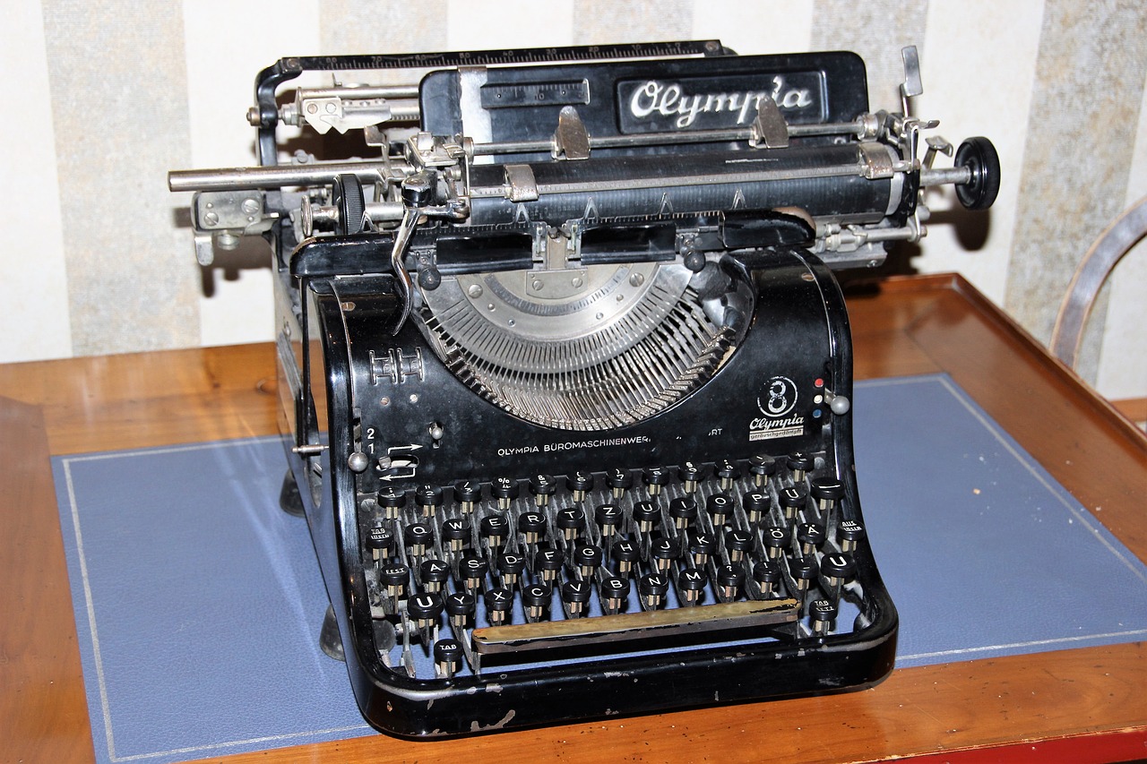 typewriter old antique free photo