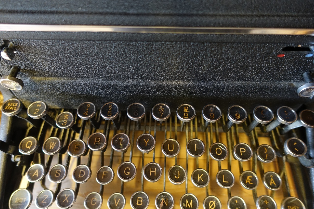 typewriter writing machine author free photo