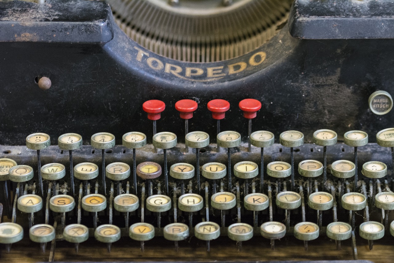 typewriter vintage typing free photo