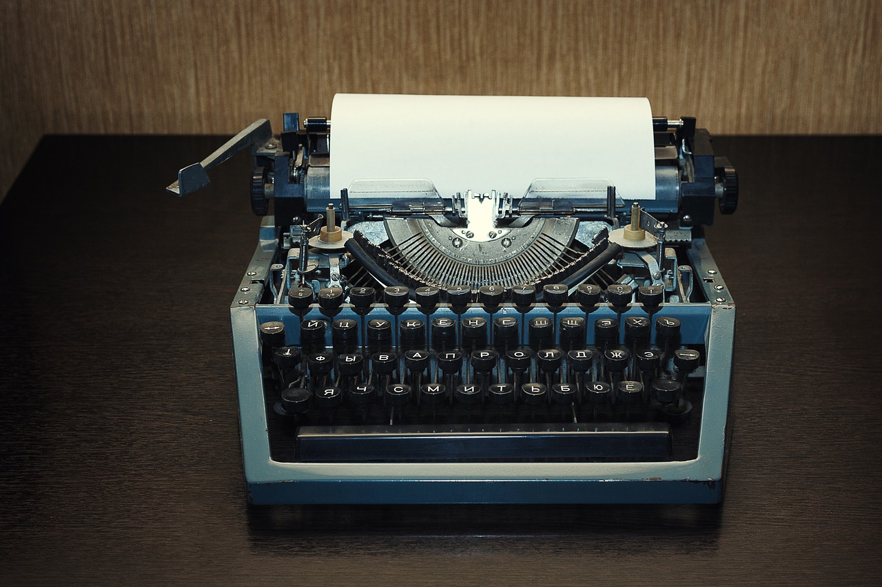 typewriter no one retro free photo