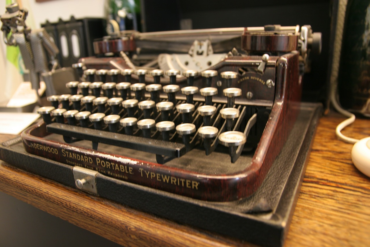 typewriter historically keys free photo