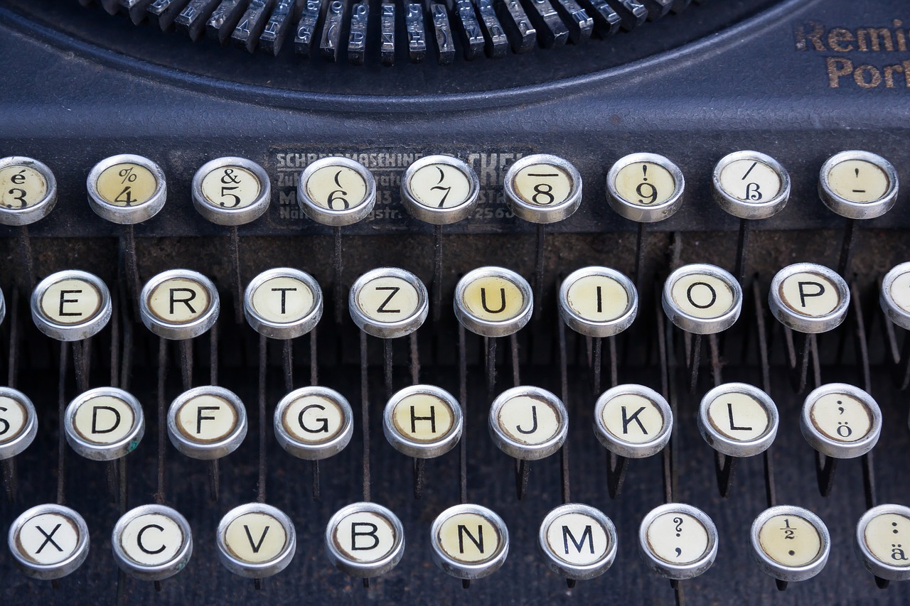 typewriter keyboard remington portable free photo