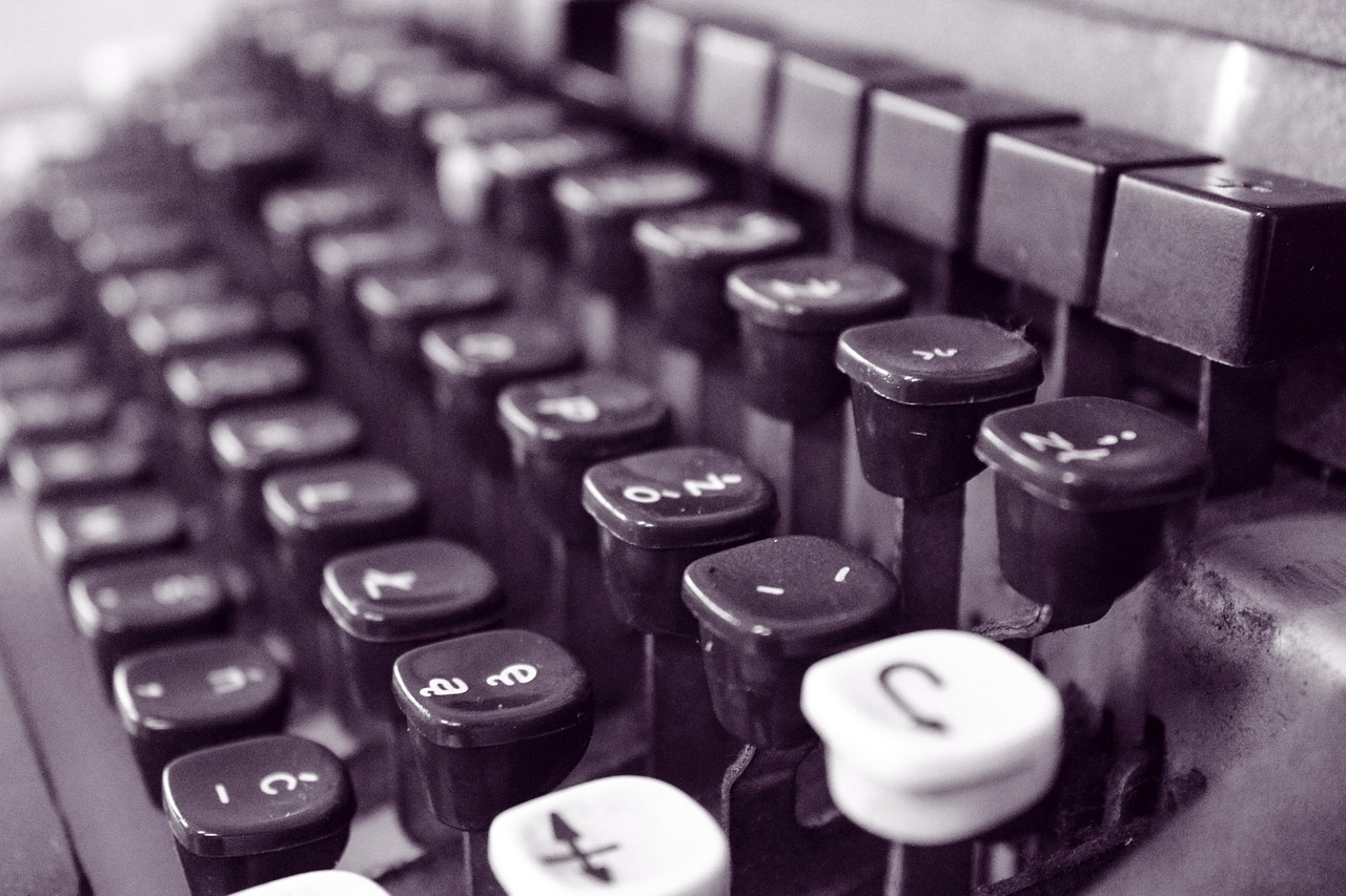 typewriter keyboard print free photo