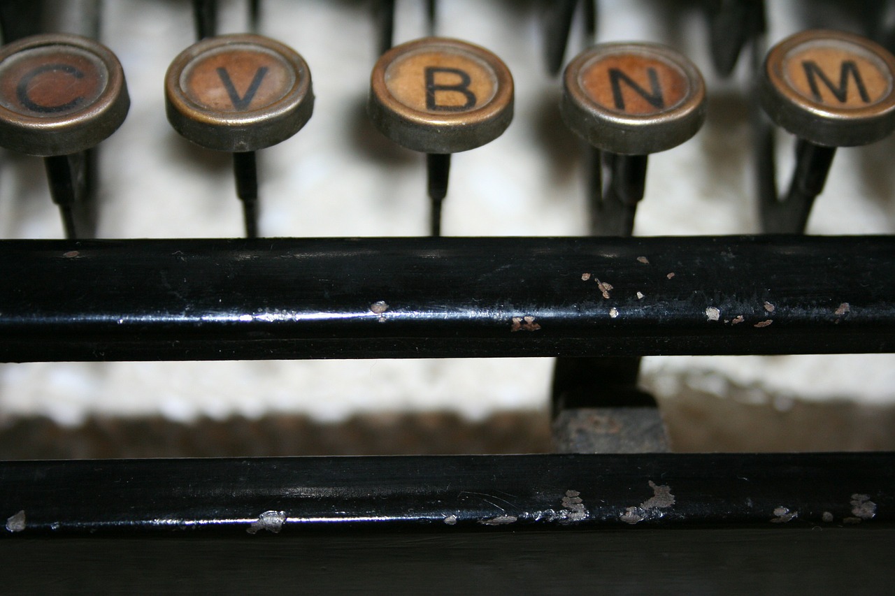 typewriter old retro free photo