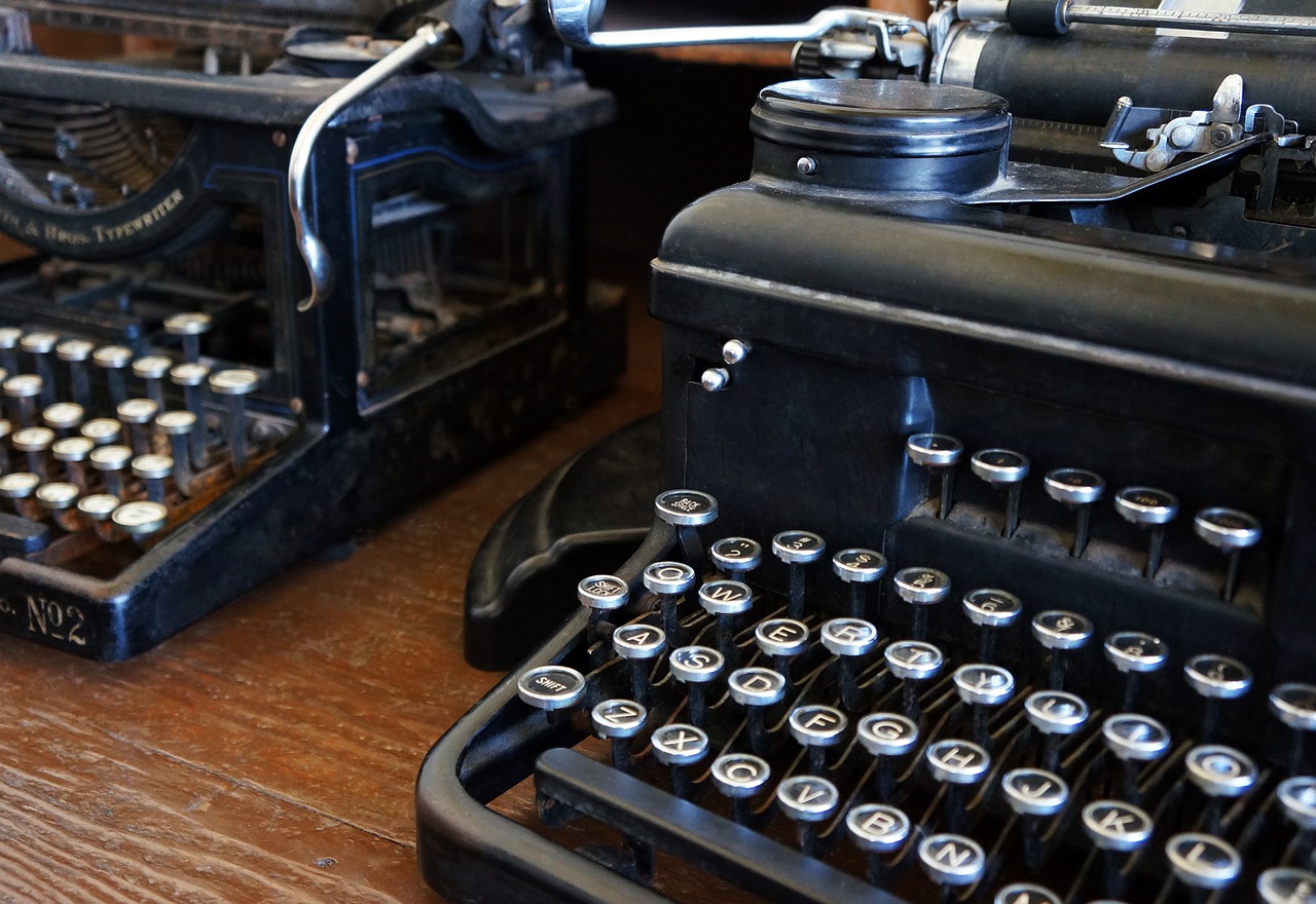 typewriter antique typewriters vintage free photo