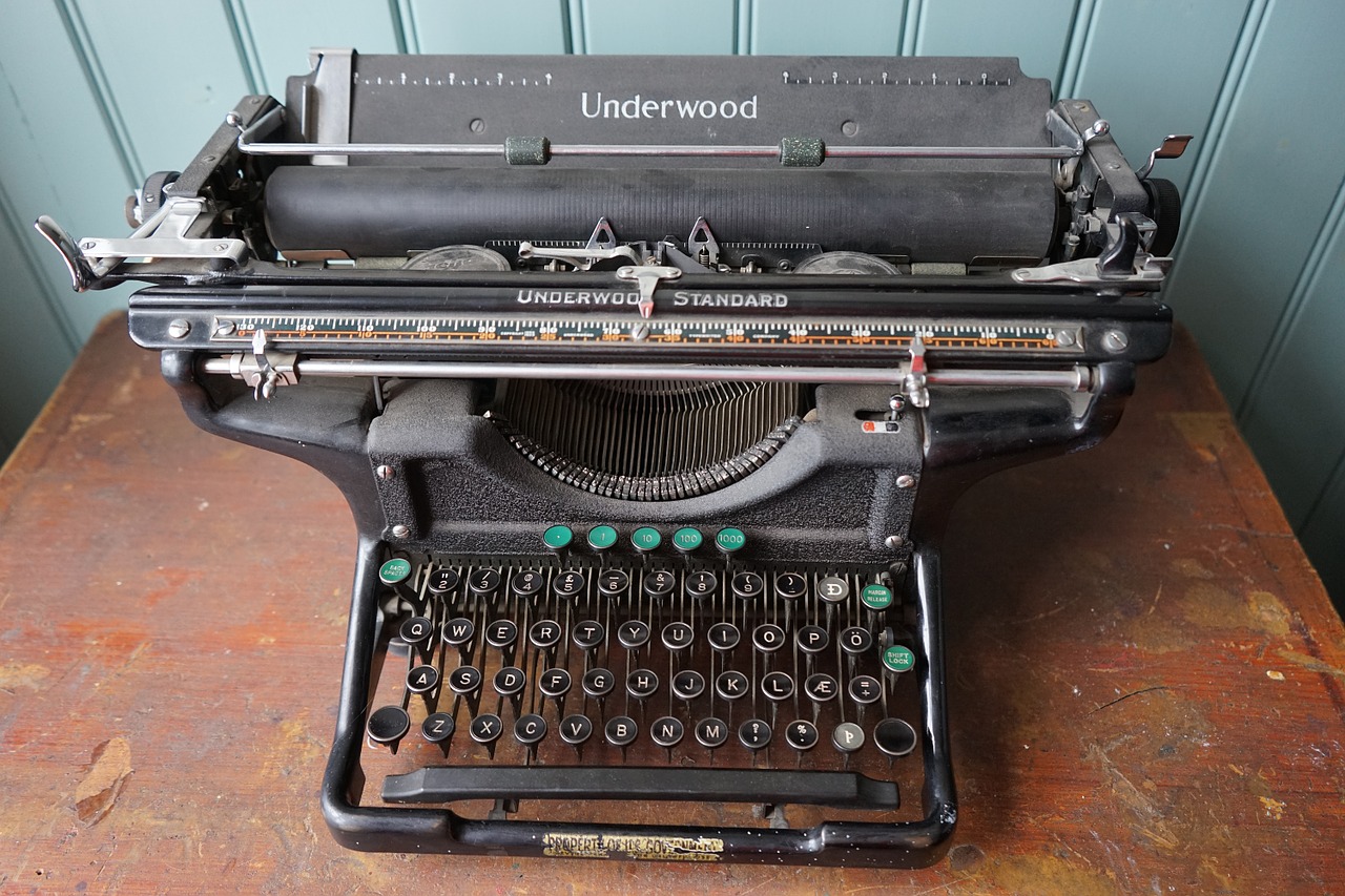 typewriter old retro free photo