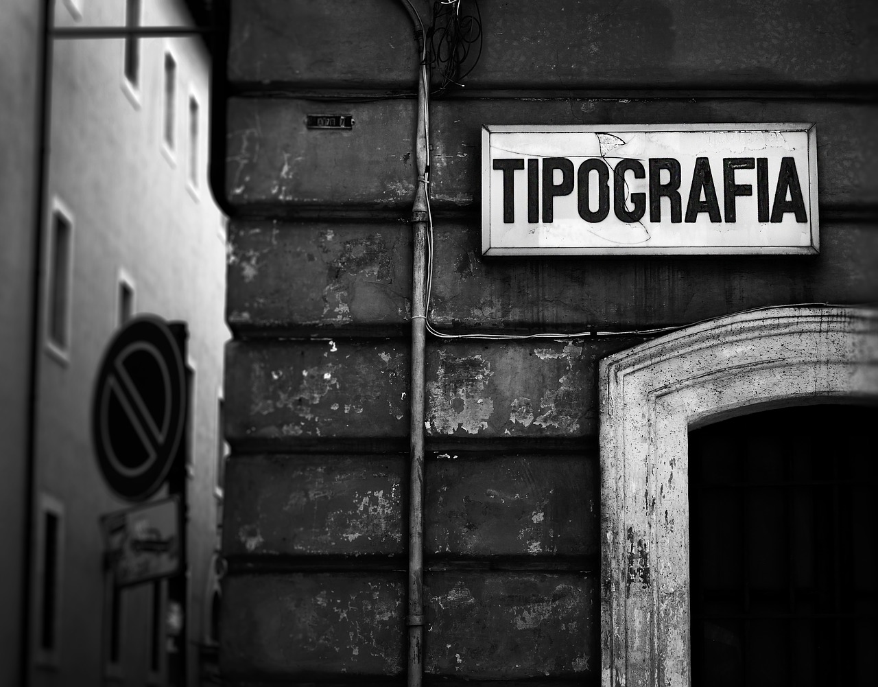 typography  rome  street free photo