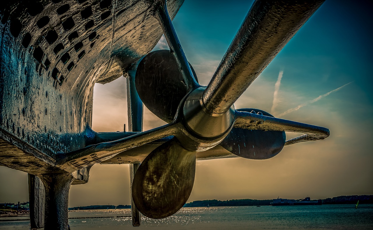 u boat  propeller  screw free photo