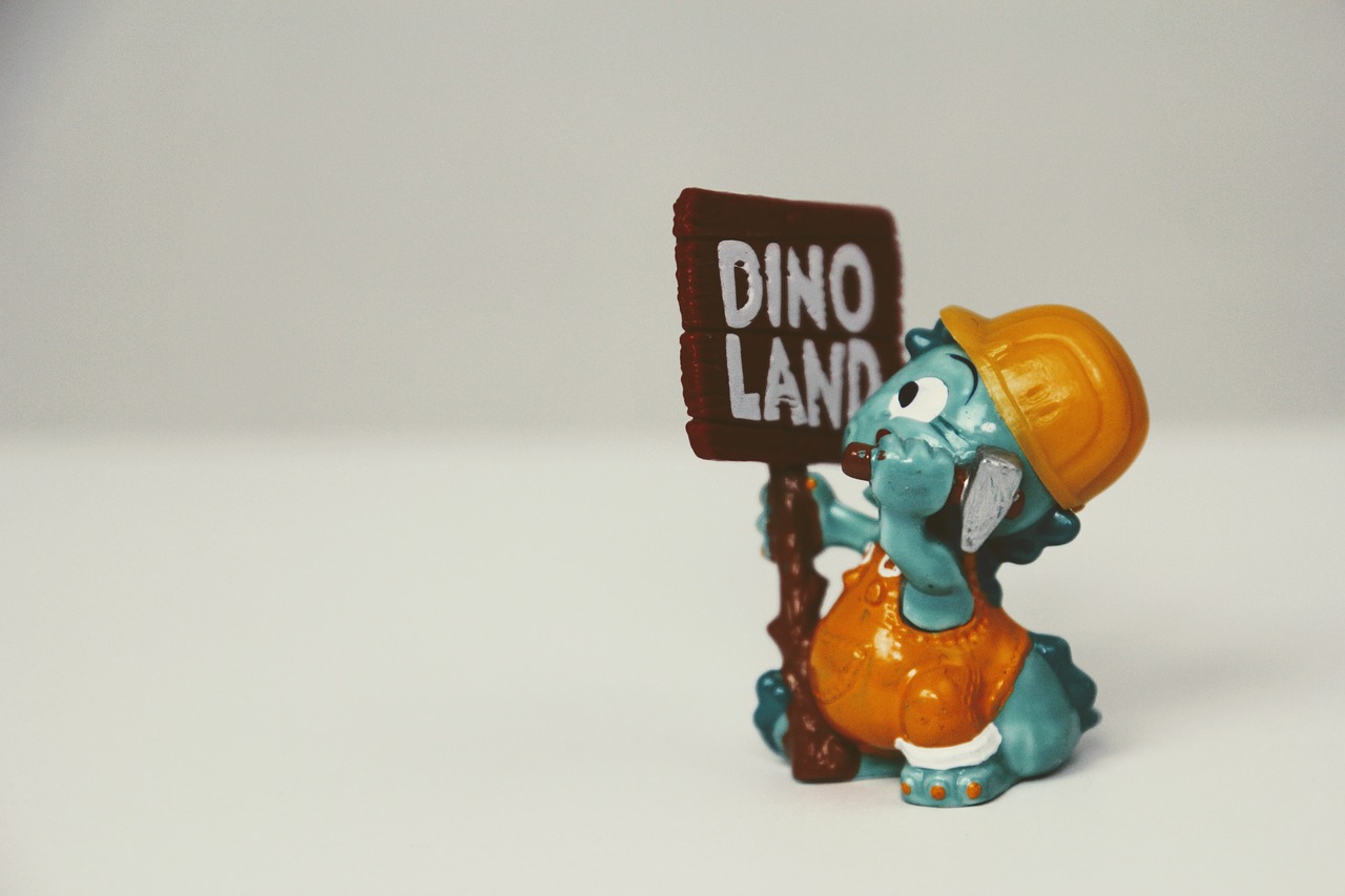 überraschungseifigur dino dino land free photo