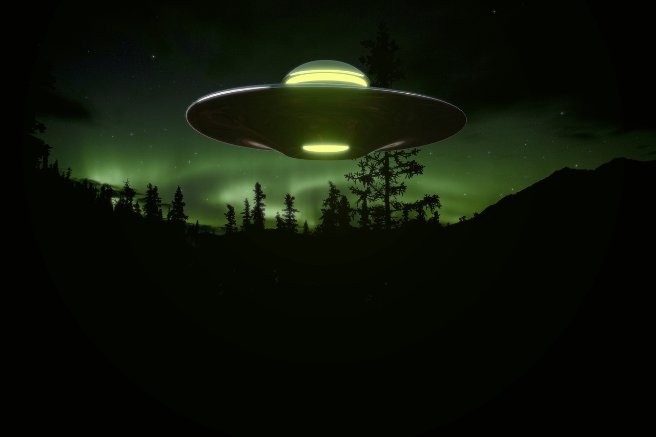 ufo  alien  spaceship free photo