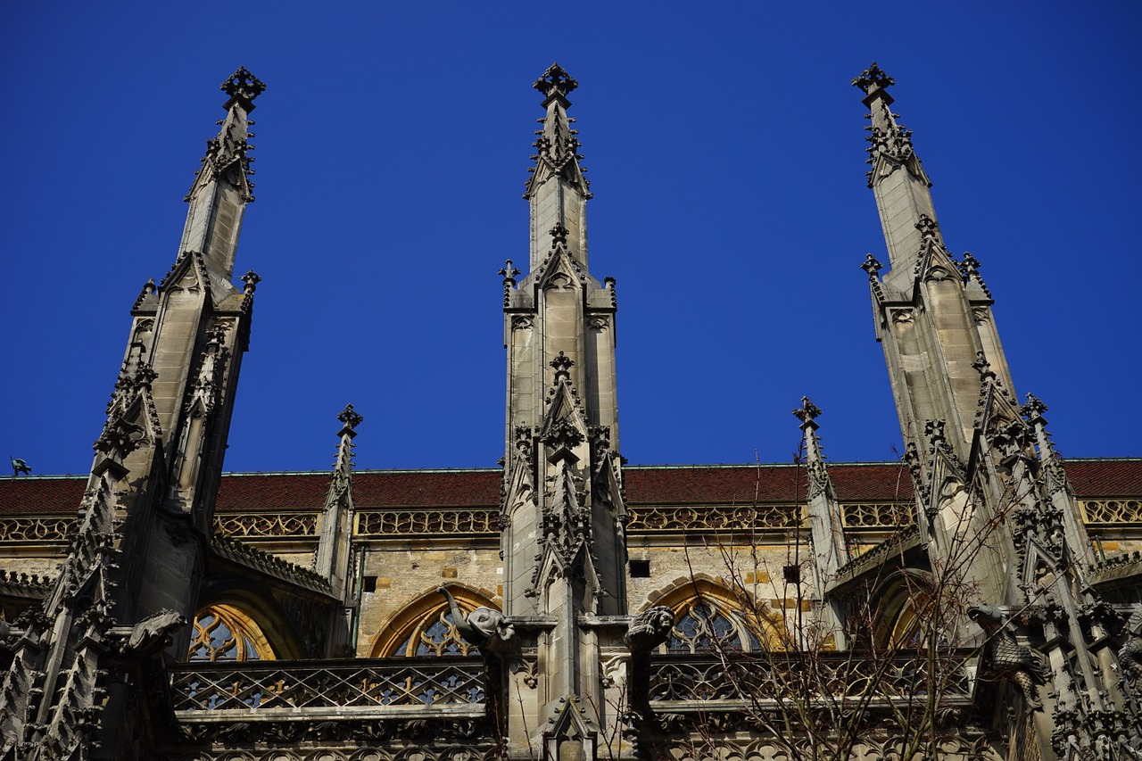 ulm cathedral aisle carrier free photo