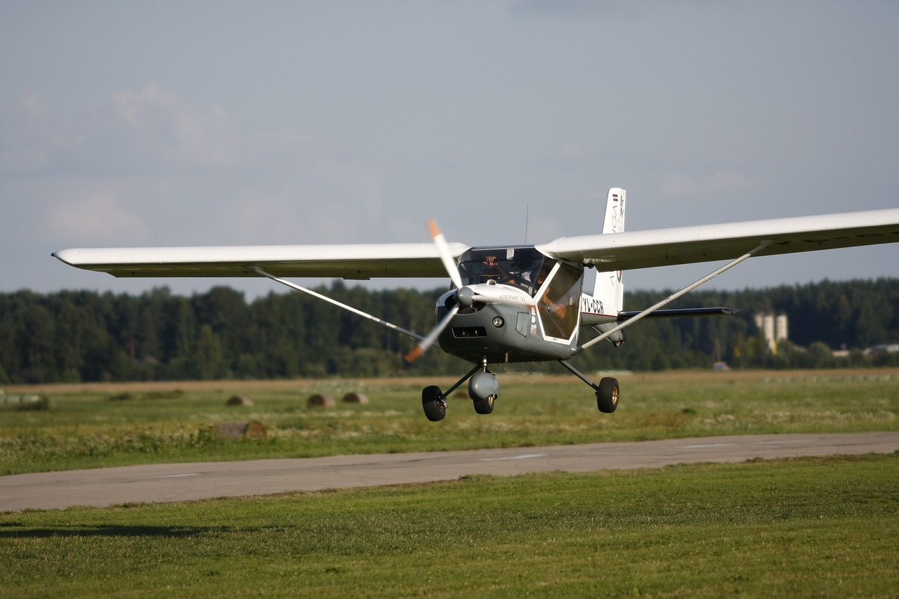 ultralight landing plane free photo
