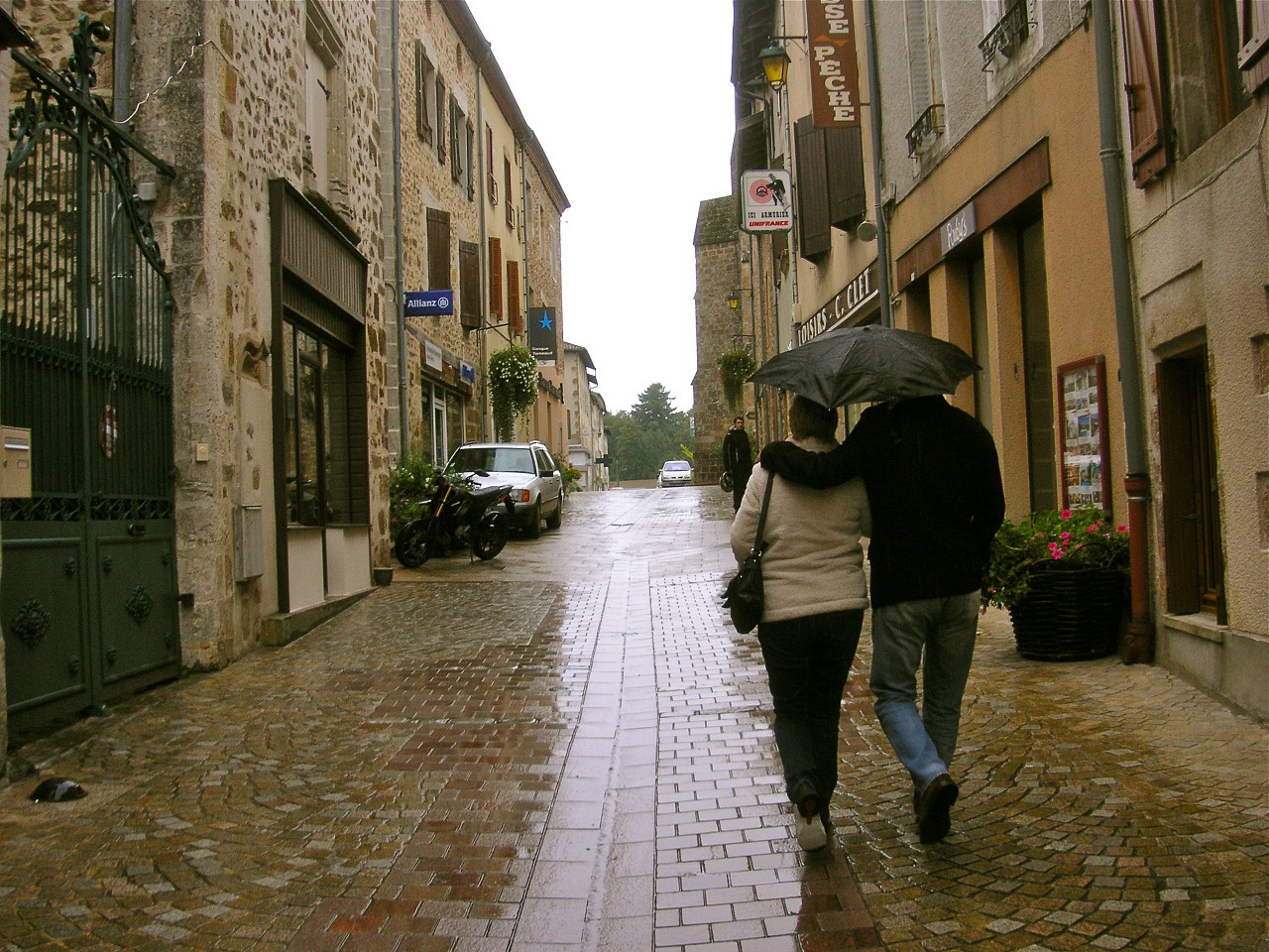 umbrella couple wet free photo