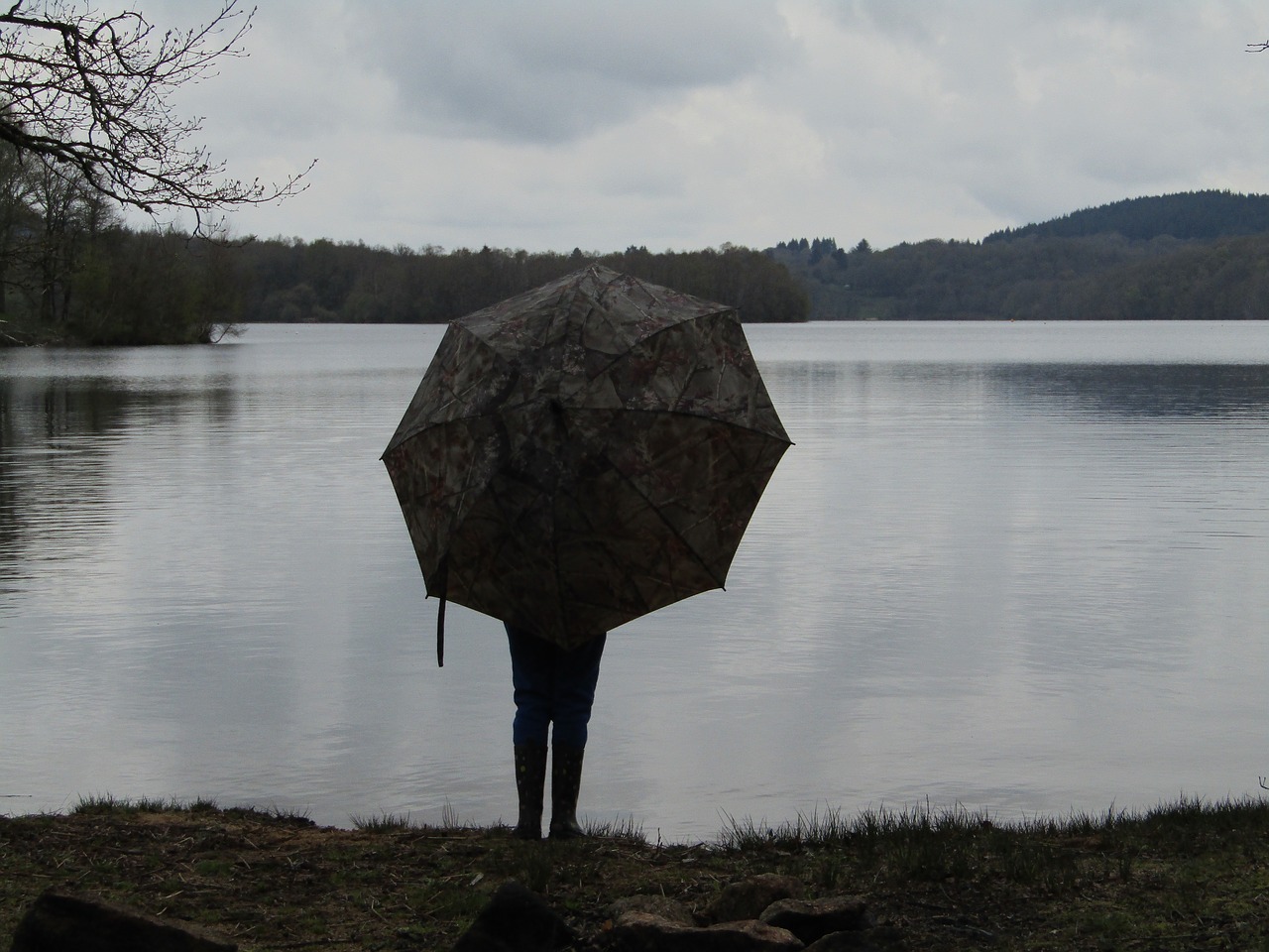 umbrella  weather  lake free photo