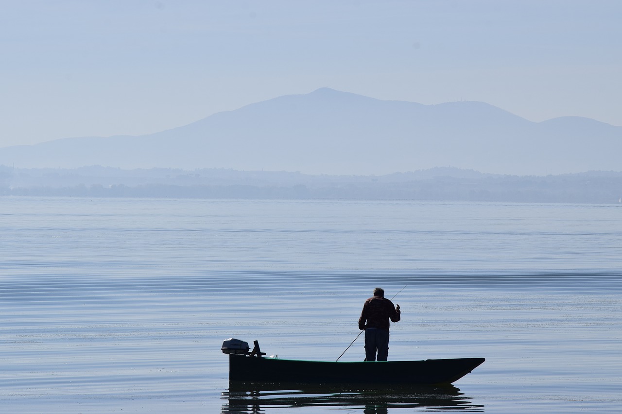 umbria trasimeno fisherman free photo