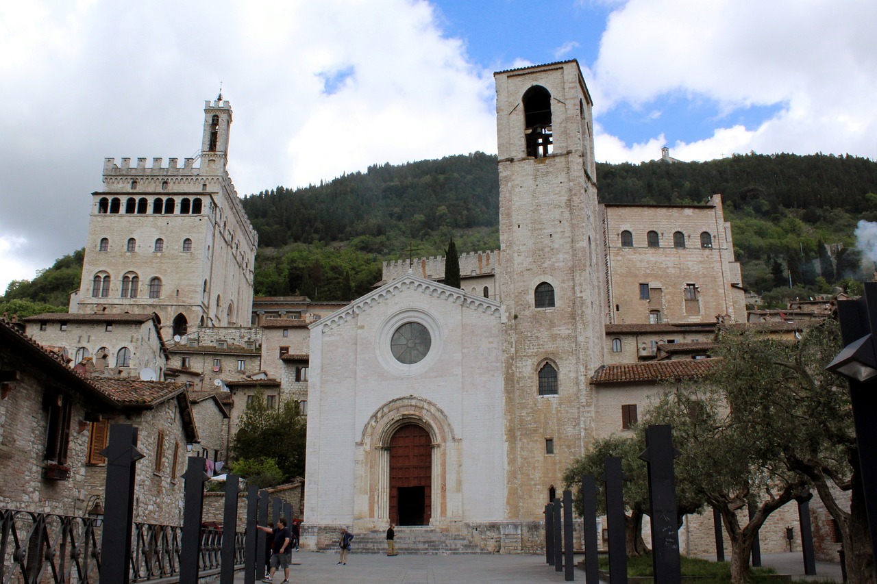 umbria  gubbio  church free photo