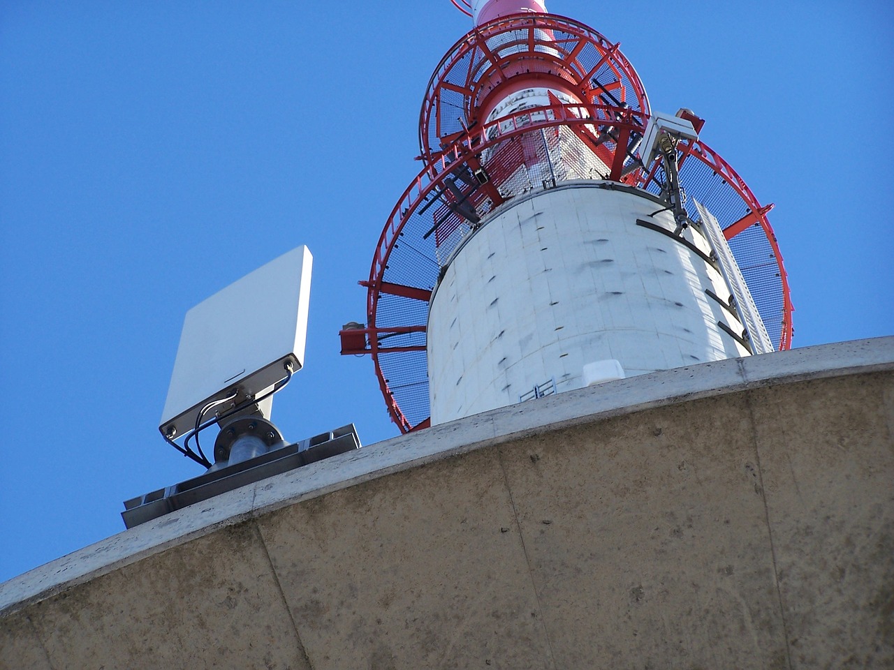 umts antenna mobile radio tower free photo