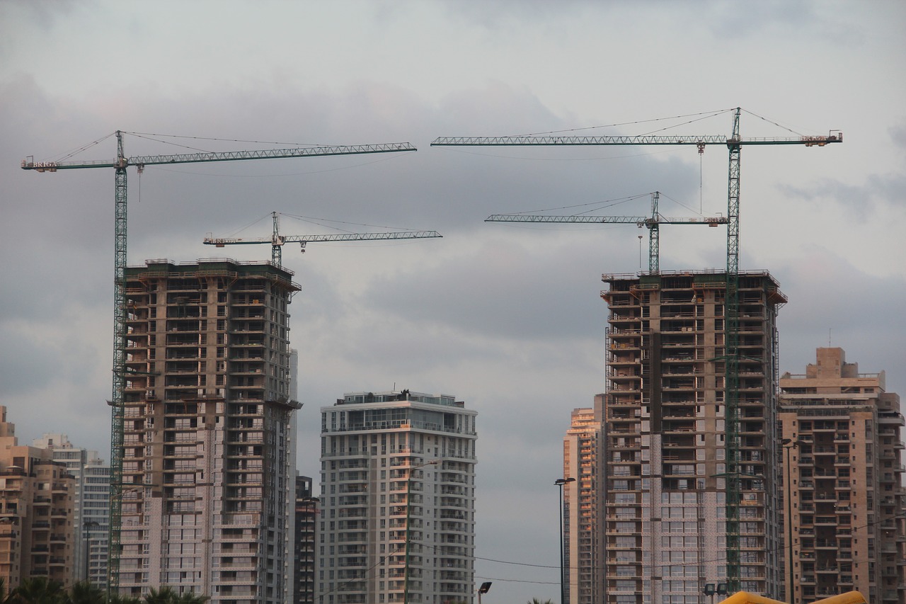 under construction  crane  construction free photo