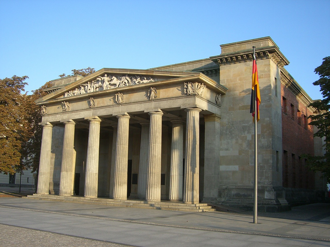 under the linden berlin guard free photo