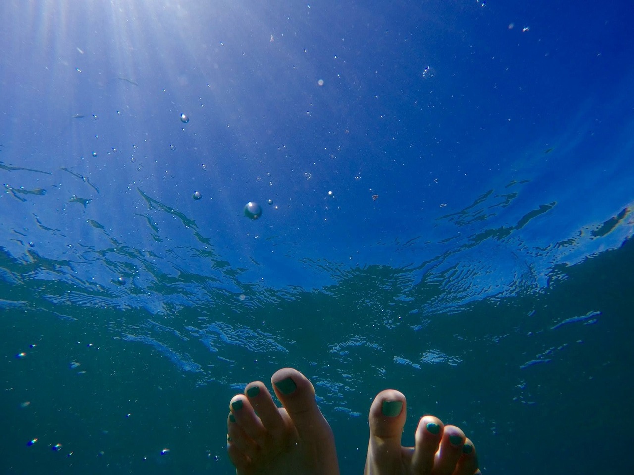 underwater feet water free photo